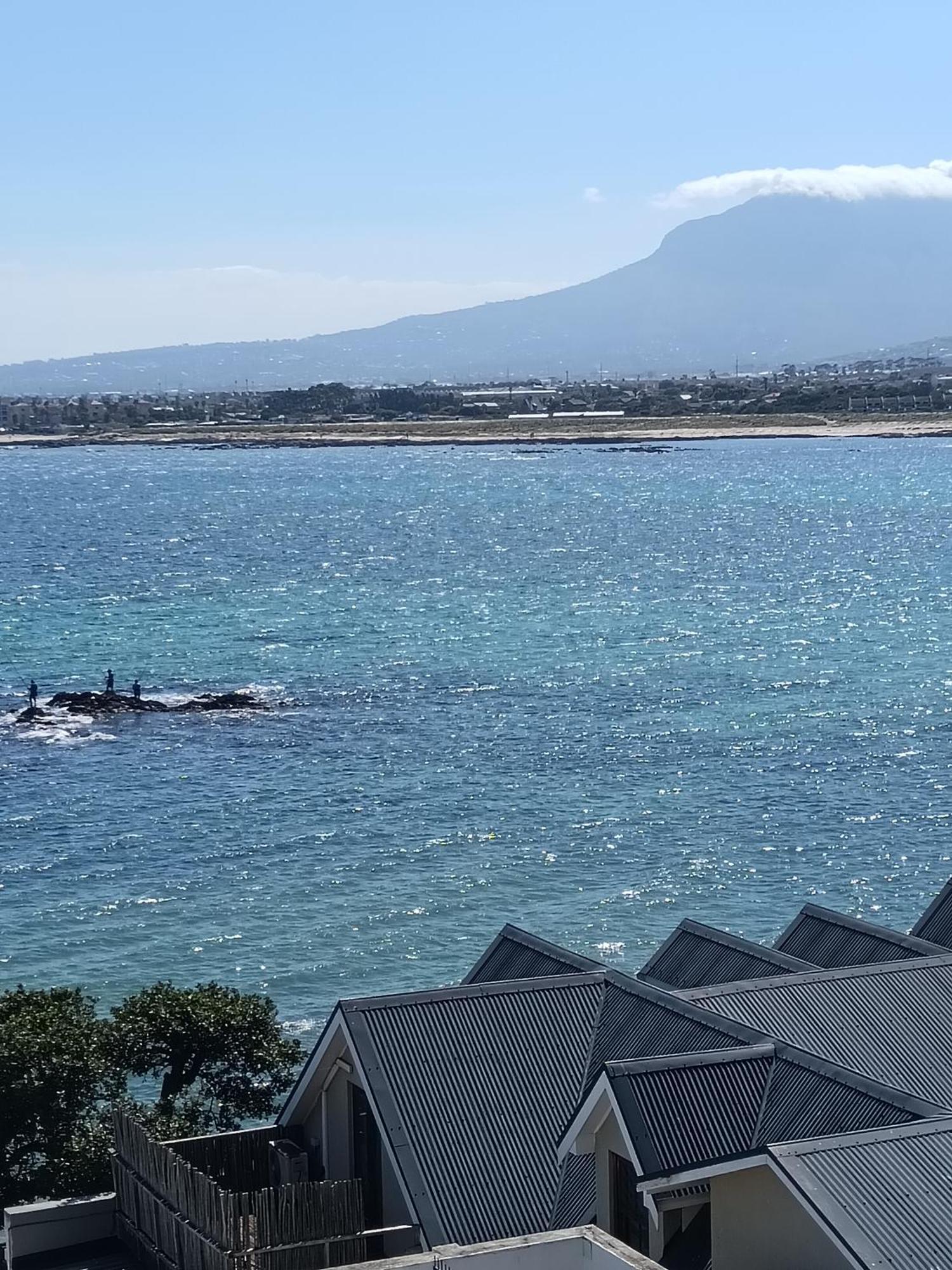Berg En Zee Guesthouse Gordon's Bay Eksteriør billede
